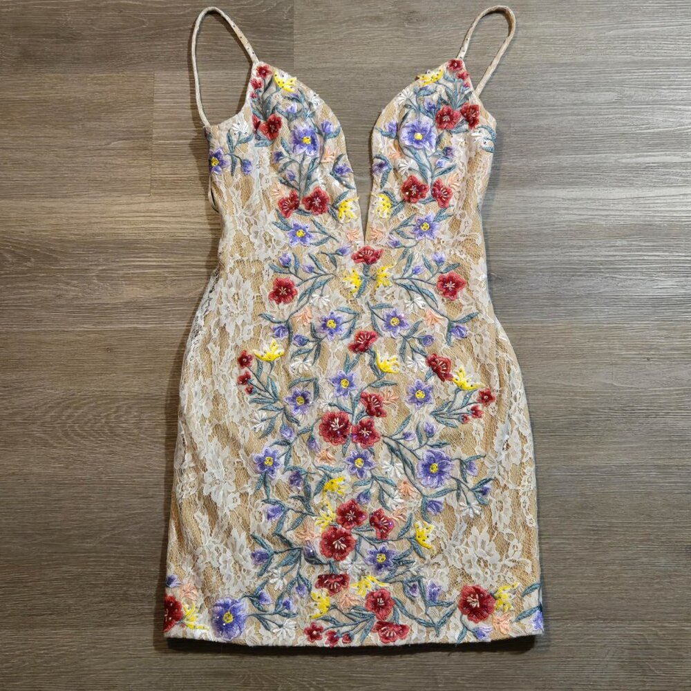 Jovani Floral Embroidered Mini Dress Size 10 Plunge Neckline Sequins All Over - Picture 2 of 13